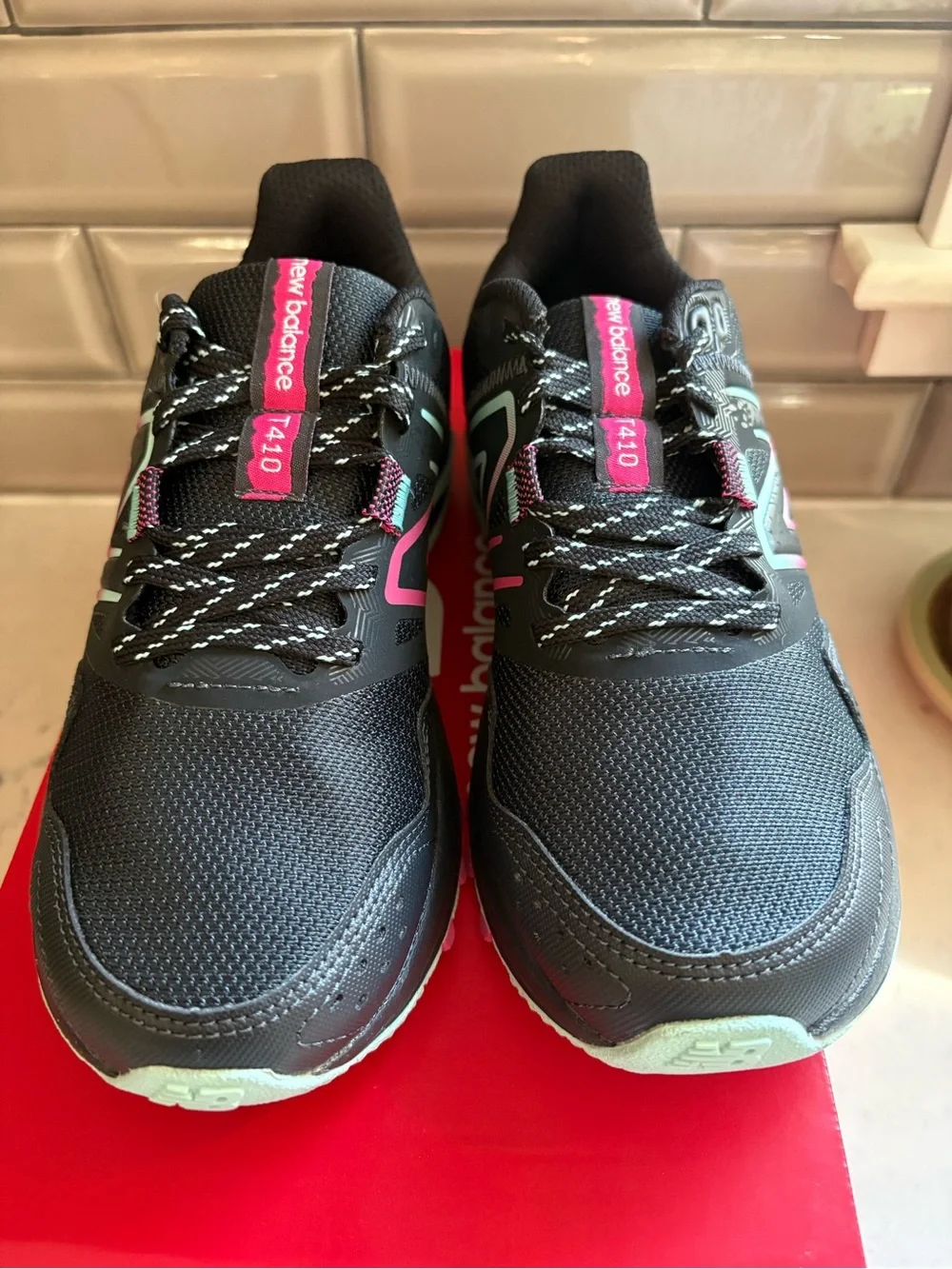 NEW BALANCE T410 WT410LCB Womens Size 5 Wide Black All Terrain Running Sneakers